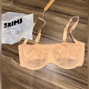 SKIMS BALCONETTE BRA